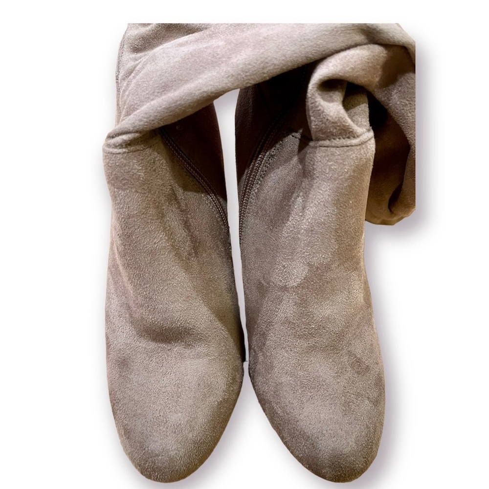Anne Michelle heel Over The knee Faux suede boots Size 8. - Picture 4 of 5
